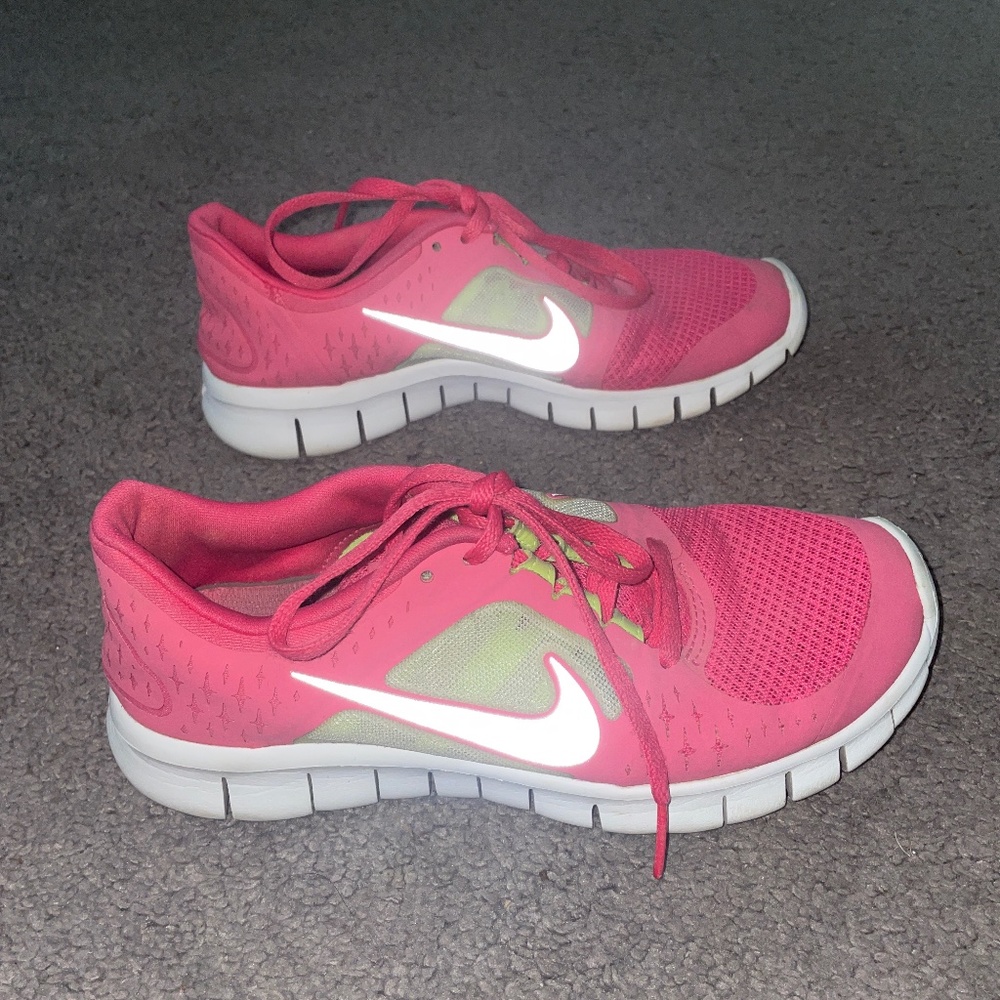 Nike free run youth sneakers